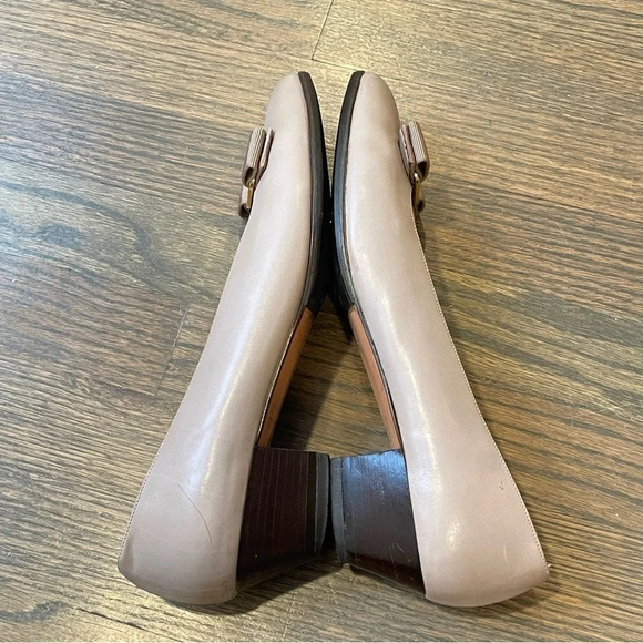 Salvatore Ferragamo Vara Bow Leather Pumps size 11 - Picture 5 of 13
